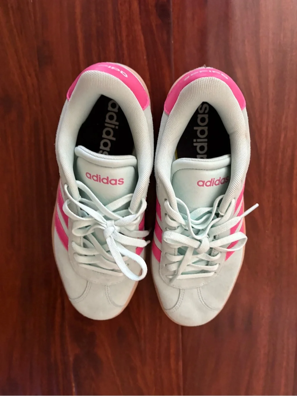 Teal with hot pink accent adidas in perfect shape only worn once or twice. - Picture 6 of 6